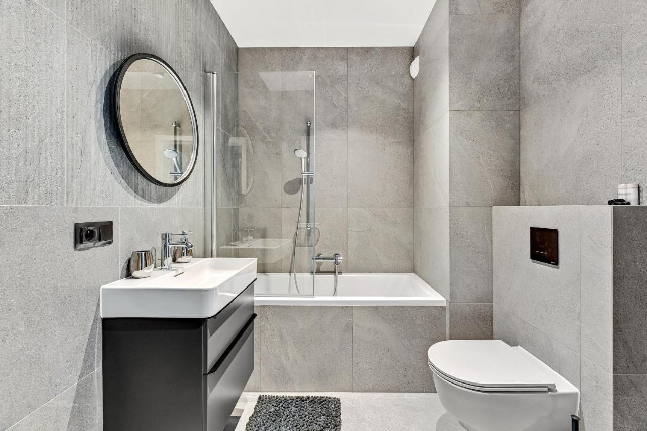 Dom & House - Apartments Old Town Scala Гданск Екстериор снимка